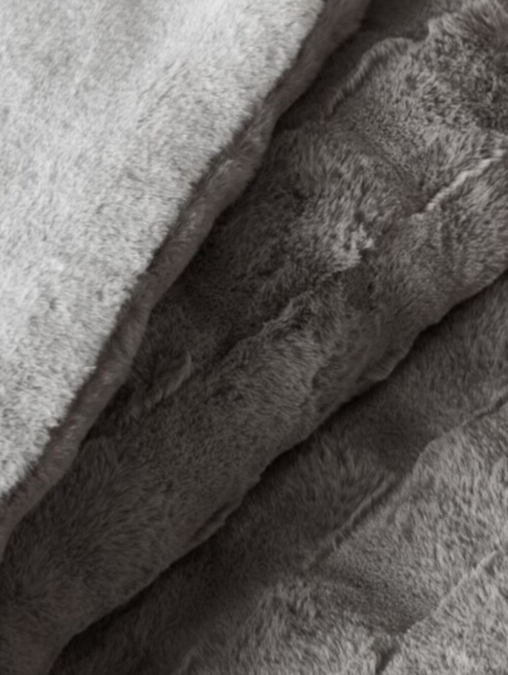 Frye Faux Rabbit Fur Comforter Set 3pc 930 GSM King Oversized NEW - Picture 7 of 7